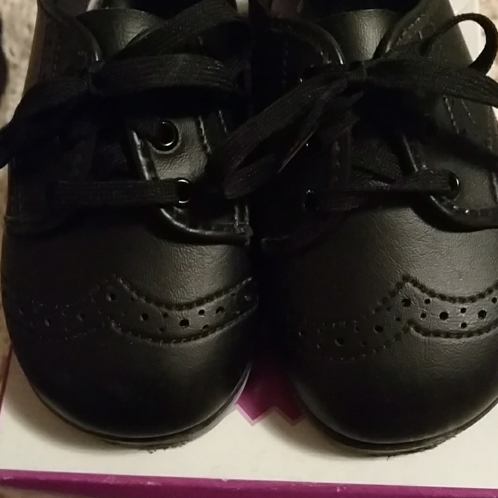 Boys Sz 5W Black Dress Shoes